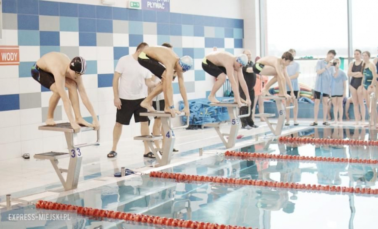 V Mistrzostwa Powiatu Średzkiego w pływaniu 