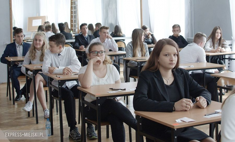 Egzamin w gimnazjum im. Jana Pawła II w Środzie Śląskiej
