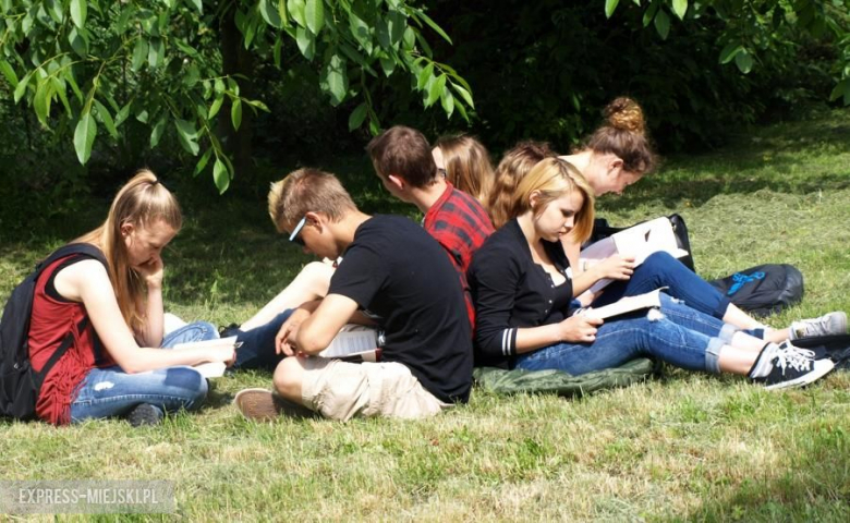 Czytanie książek w LO