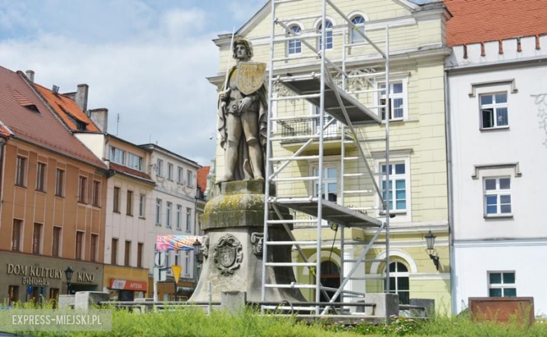 Renowacja pomnika Rolanda