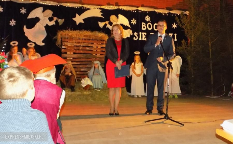 Jasełka w wykonaniu uczniów szkoły podstawowej