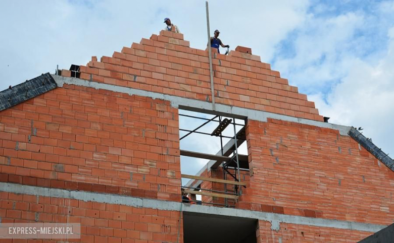 Budowa nowej szkoły w Lutyni