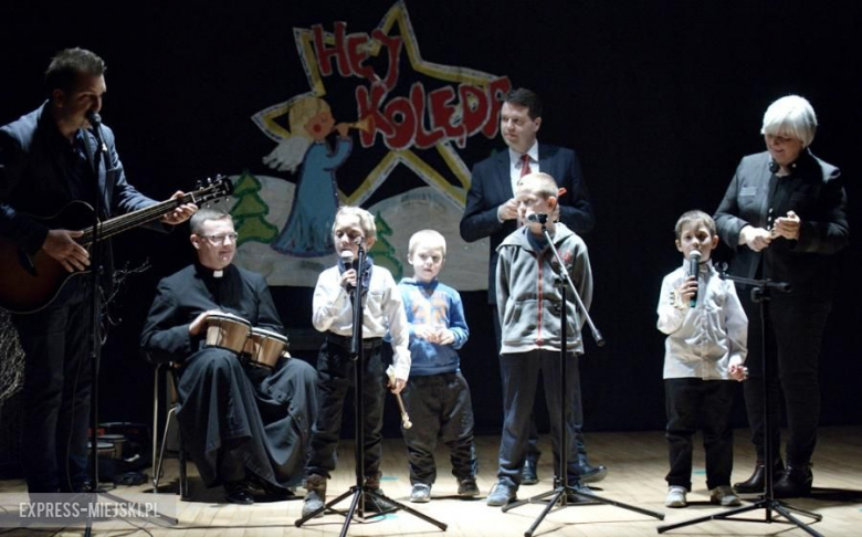 Występy młodych artystów na koncercie świątecznym