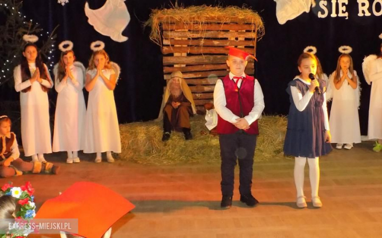 Jasełka w wykonaniu uczniów szkoły podstawowej