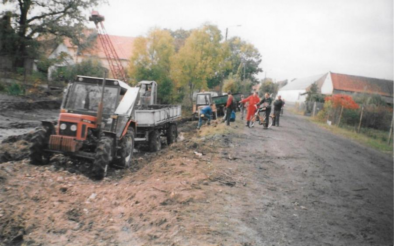 Prace przy renowacji stawu - archiwum