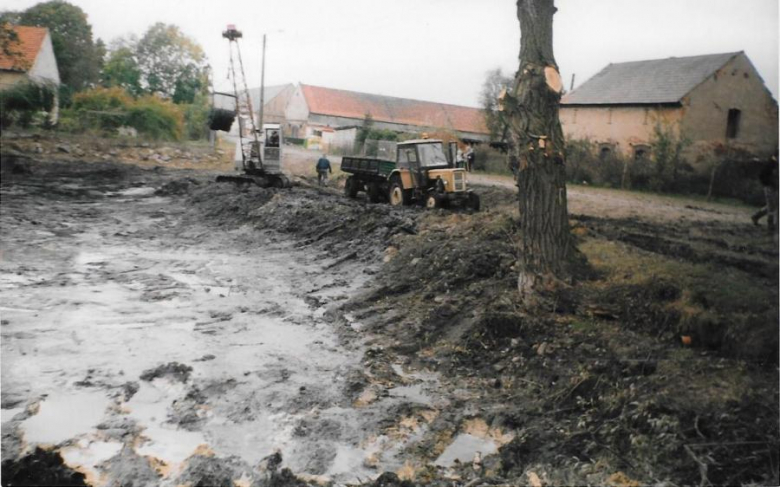 Prace przy renowacji stawu - archiwum