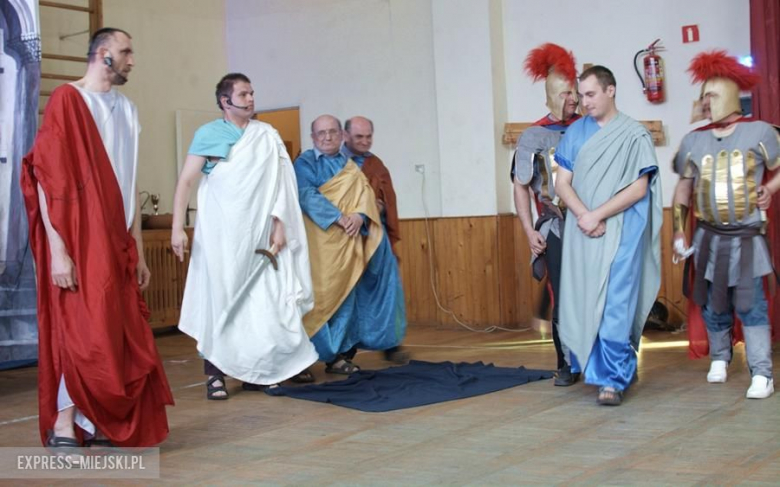 Męka Pańska w wykonaniu podopiecznych ŚDS