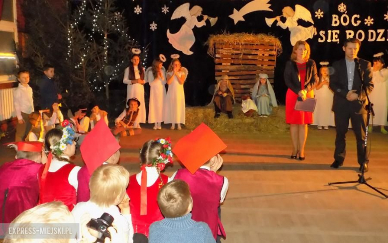 Jasełka w wykonaniu uczniów szkoły podstawowej
