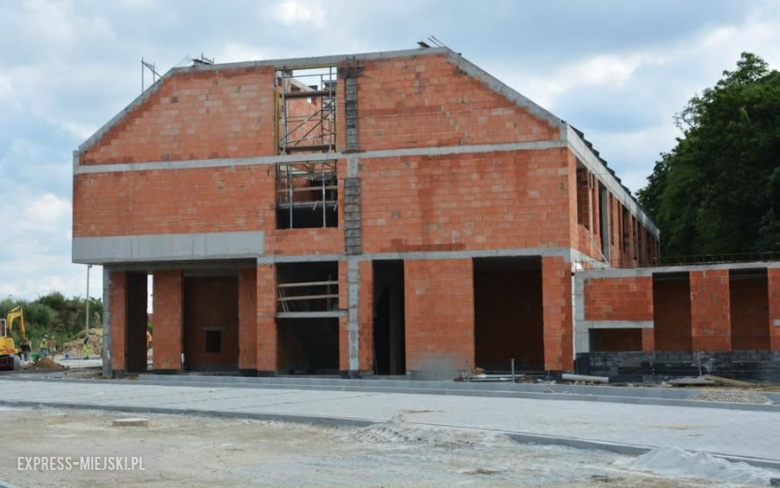 Budowa nowej szkoły w Lutyni