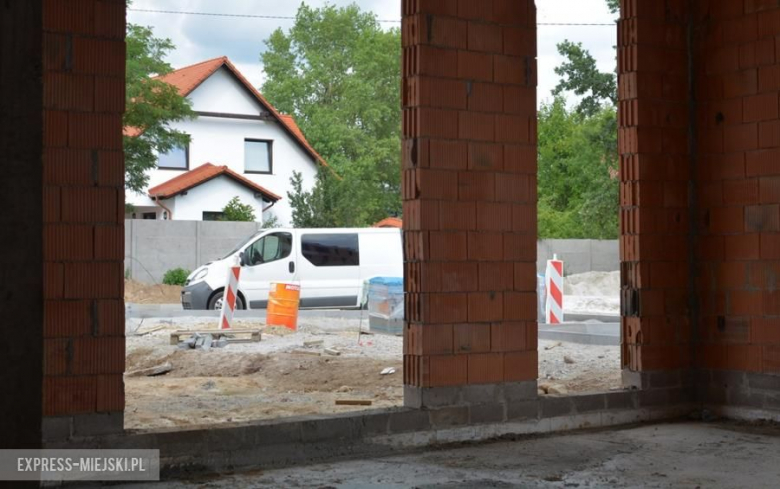 Budowa nowej szkoły w Lutyni