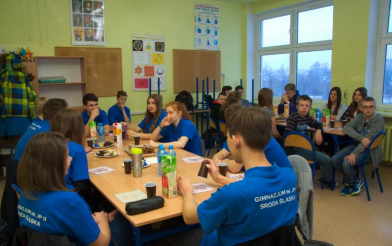 Obie drużyny z gimnazjum w Środzie Śląskiej i z gimnazjum w Miękini