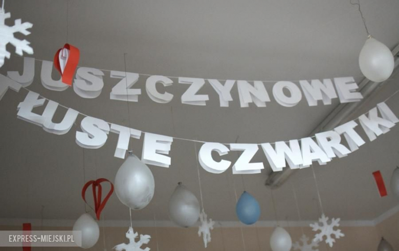 Pączki przygotowywały panie i najmłodsi mieszkańcy z Juszczyna