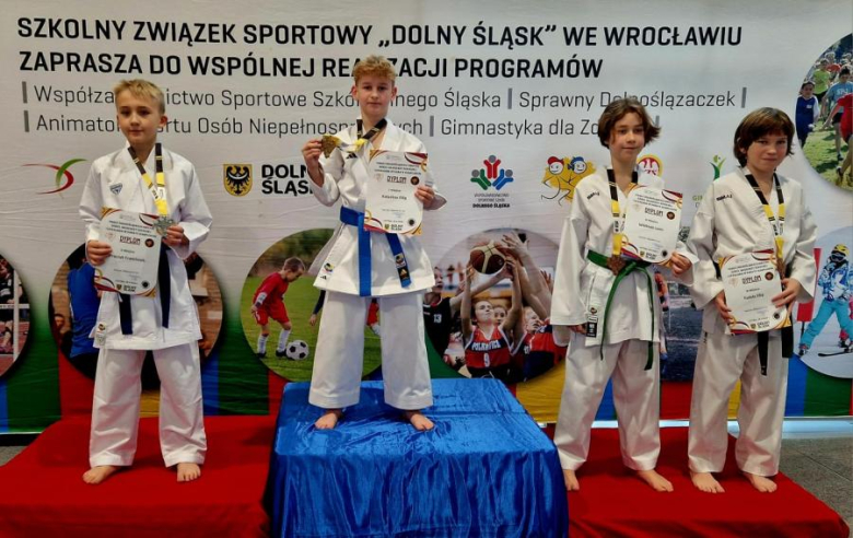 W zawodach, które odbyły się 29 listopada w hali sportowej ZSP Lutynia, rywalizowało 360 karateków