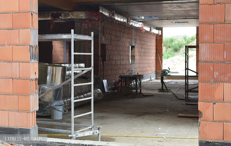 Budowa nowej szkoły w Lutyni