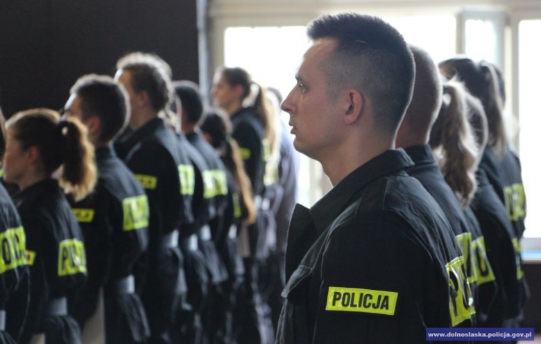 49 nowych policjantów złożyło ślubowanie