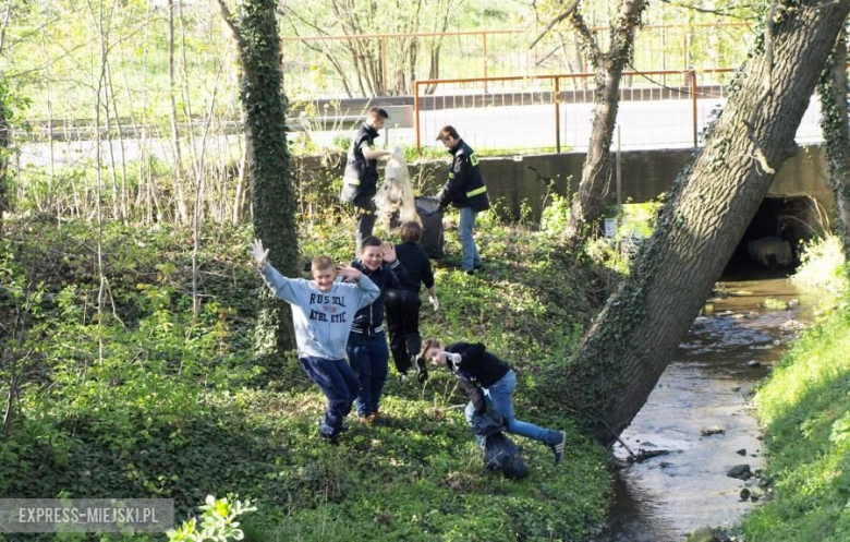 Uczestnicy sprzątania Wilczkowa