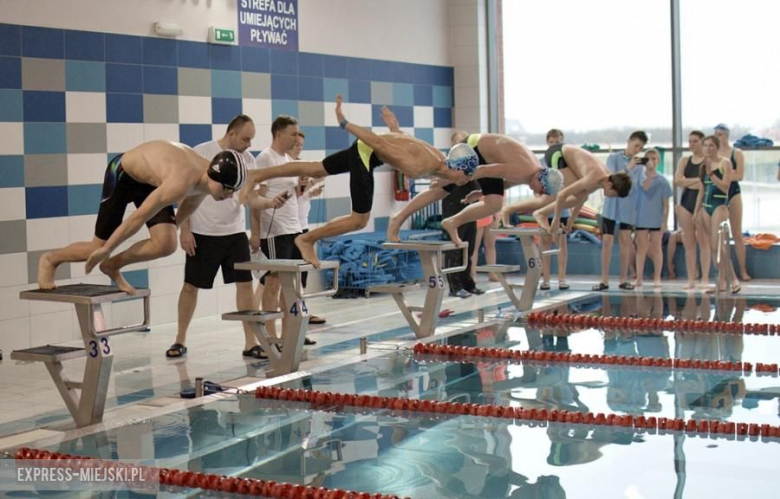 V Mistrzostwa Powiatu Średzkiego w pływaniu 