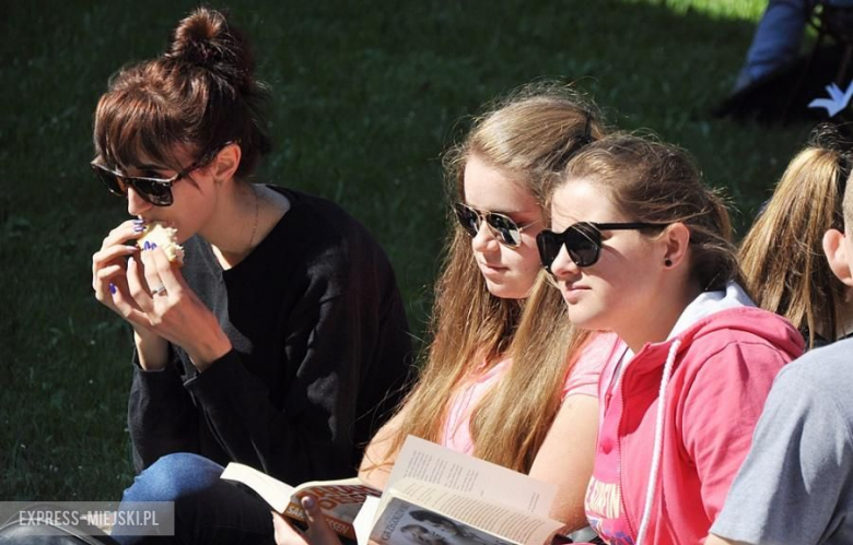 Wspólne czytanie w średzkim ogólniaku