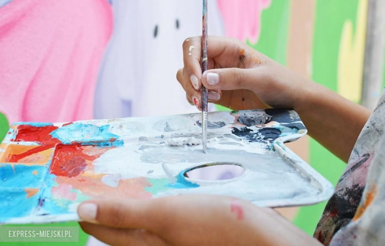 Bajkowy mural w Środzie Śląskiej