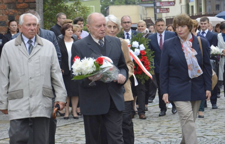 Uroczystości pod pomnikiem