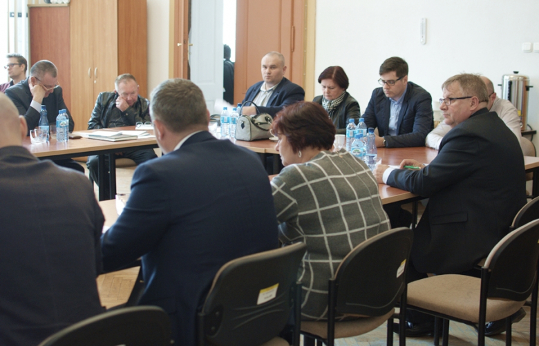 Głosowanie nad odwołaniem radnej Haliny Mikły