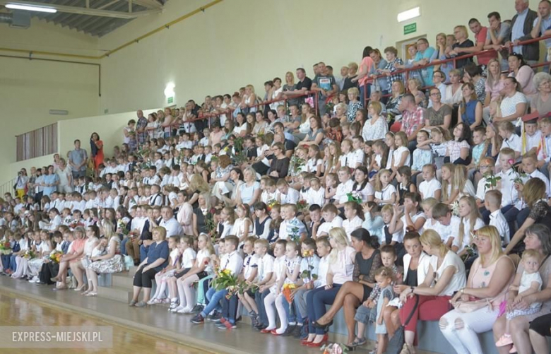 Zakończenie roku szkolnego w średzkiej podstawówce