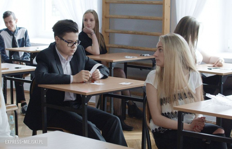 Egzamin w gimnazjum im. Jana Pawła II w Środzie Śląskiej