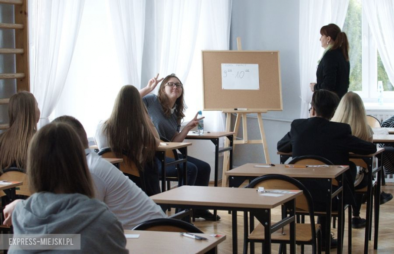 Egzamin w gimnazjum im. Jana Pawła II w Środzie Śląskiej