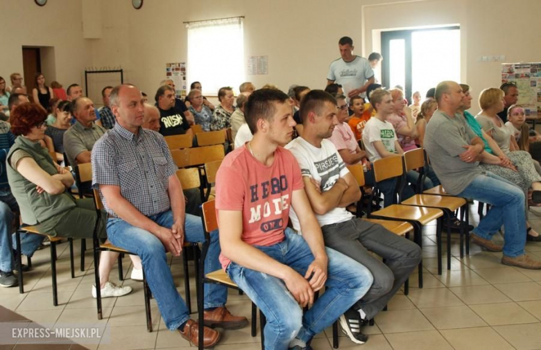 Zebranie wiejskie w Zakrzowie