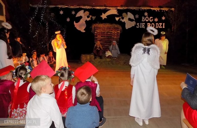 Jasełka w wykonaniu uczniów szkoły podstawowej