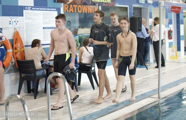 V Mistrzostwa Powiatu Średzkiego w pływaniu 