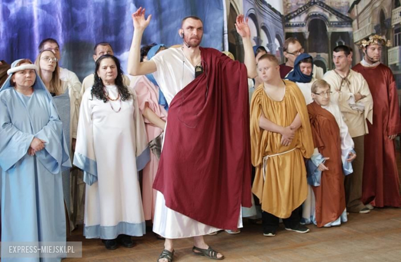 Męka Pańska w wykonaniu podopiecznych ŚDS