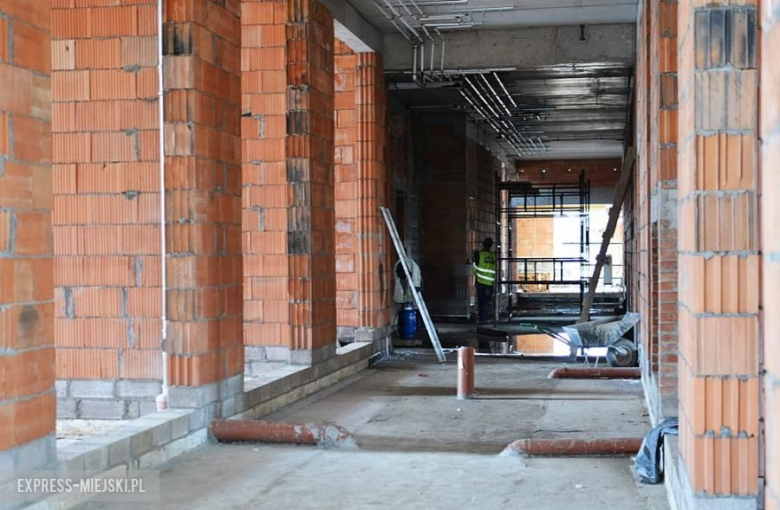 Budowa nowej szkoły w Lutyni