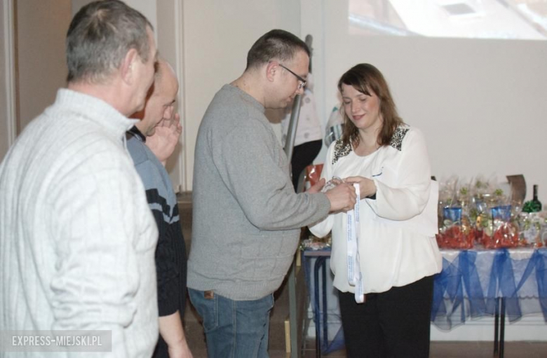 Podziękowania otrzymało około 100 osób