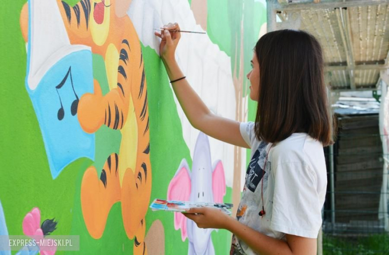 Bajkowy mural w Środzie Śląskiej