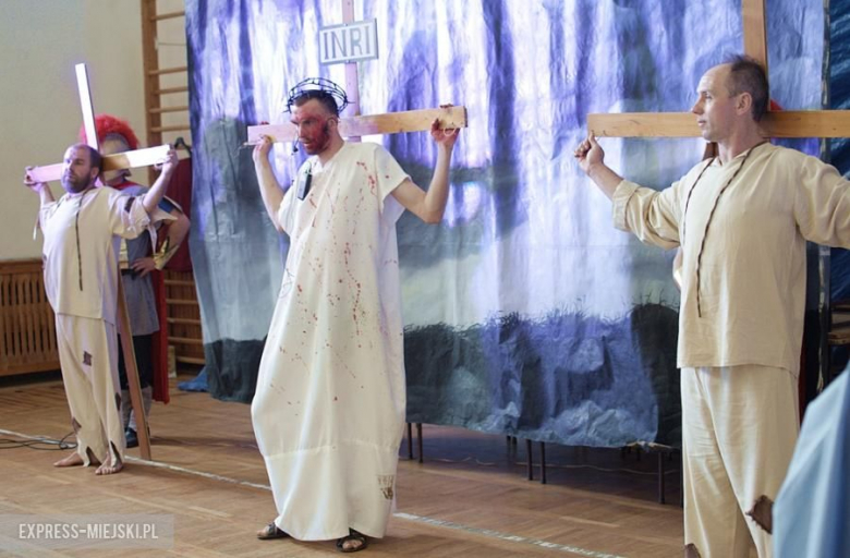 Męka Pańska w wykonaniu podopiecznych ŚDS