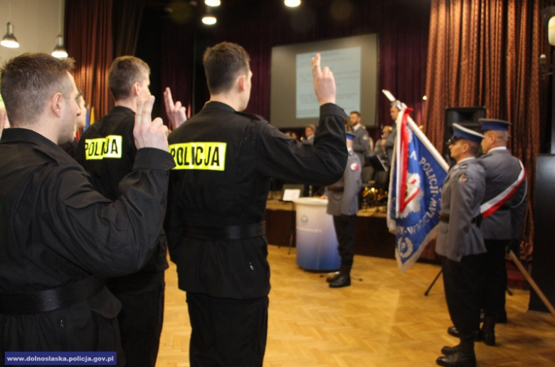 Ślubowanie nowych policjantów