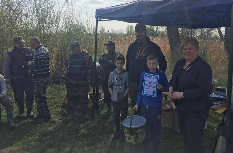 Zawody wędkarskie w Piekarach