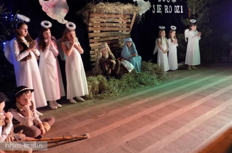 Jasełka w wykonaniu uczniów szkoły podstawowej