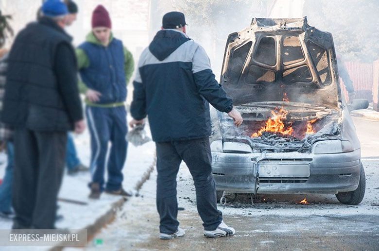 Pożar samochodu osobowego