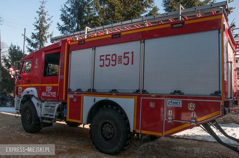 Przekazanie wozu strażackiego