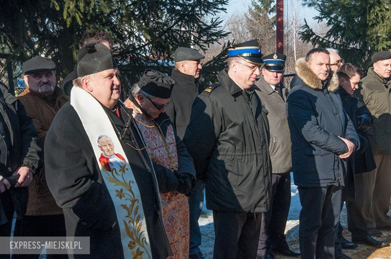 Przekazanie wozu strażackiego
