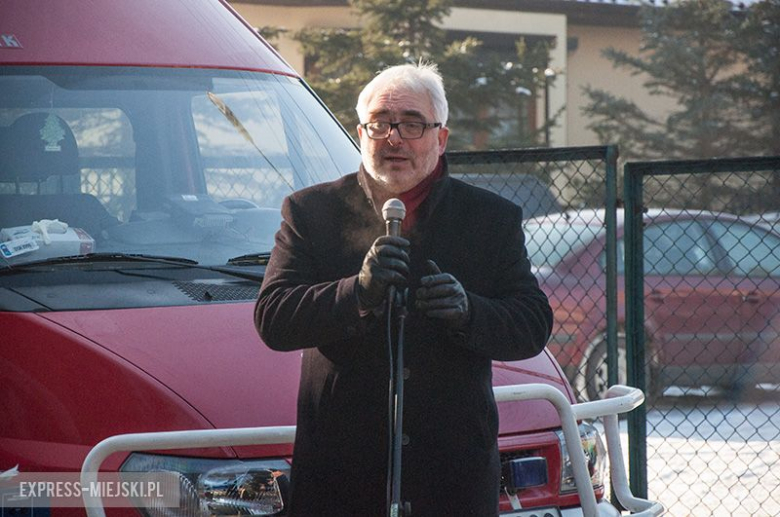 Przekazanie wozu strażackiego