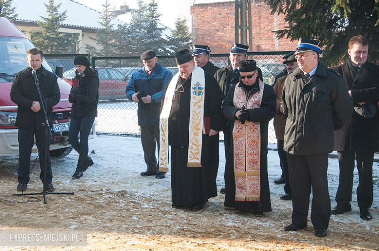 Przekazanie wozu strażackiego