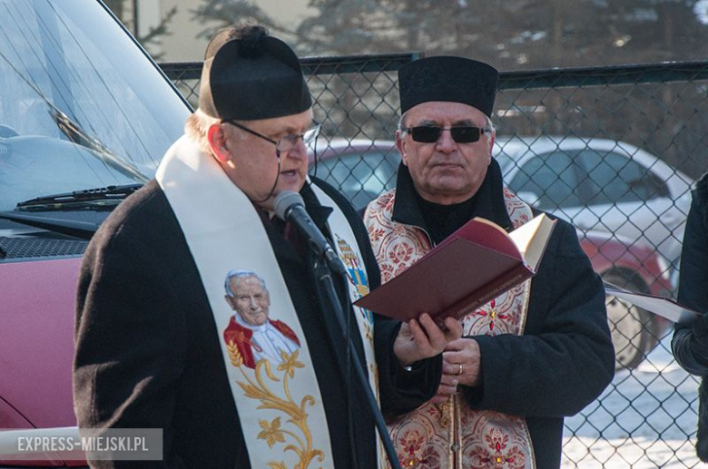 Przekazanie wozu strażackiego