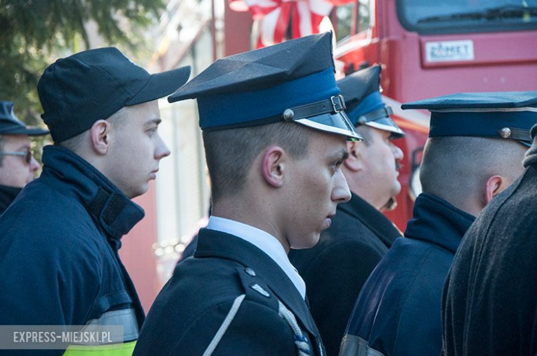 Przekazanie wozu strażackiego