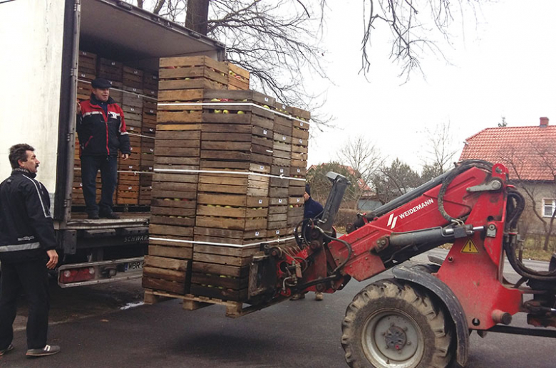 Jabłka dla mieszkańców Szczepanowa