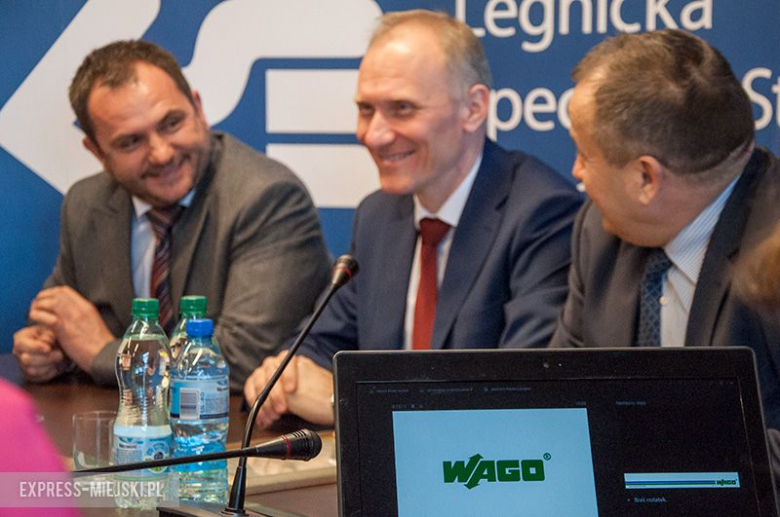 Uroczyste wręczenie zezwolenia na prowadzenie działalności gospodarczej na terenie podstrefy LSSE w gminie Miękinia