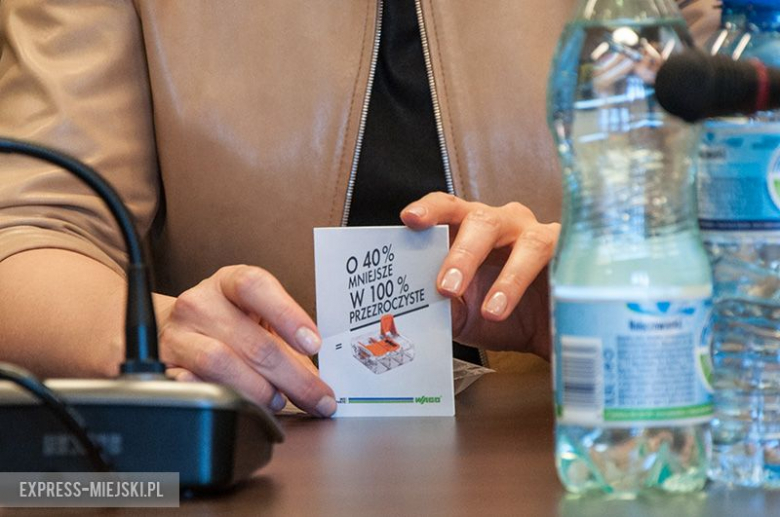 Uroczyste wręczenie zezwolenia na prowadzenie działalności gospodarczej na terenie podstrefy LSSE w gminie Miękinia