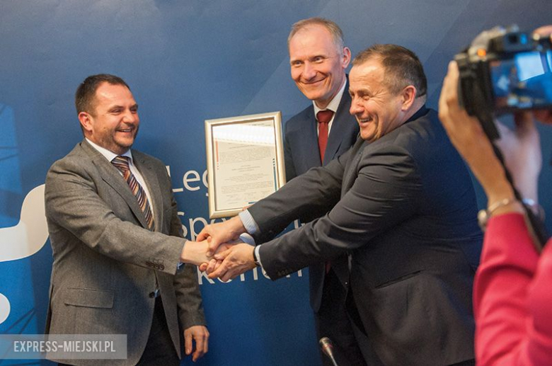 Uroczyste wręczenie zezwolenia na prowadzenie działalności gospodarczej na terenie podstrefy LSSE w gminie Miękinia